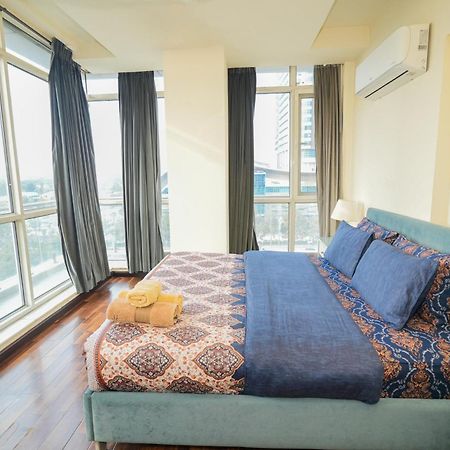 Cozy 2-Bedroom Apartment With King Beds, Balcony & Stunning Views At Elysium Islamabad Bagian luar foto